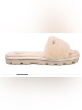 UGG Shearling Slide in Cream